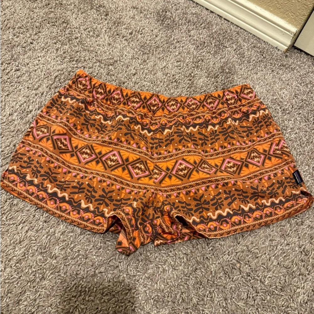 Patagonia Women’s Barely Baggies Shorts Aztec Print , size M - Picture 7 of 10